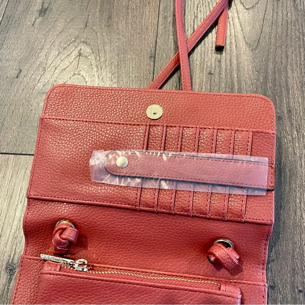 Steve Madden Purse with Over the Shoulder Strap - Picture 5 of 6